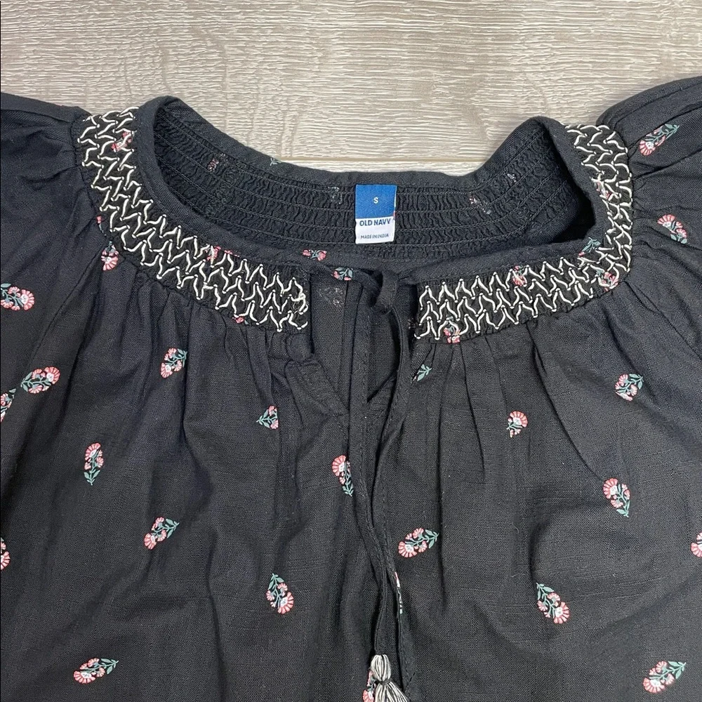NWOT Old Navy Puff-Sleeve Floral Smocked Poet Swing Blouse Cotton Tassel Tie S